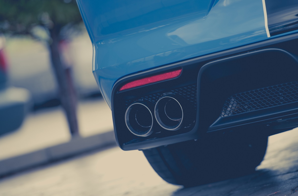 Jak tunel wykonany z paneli GRC radzi sobie z wpływem spalin?