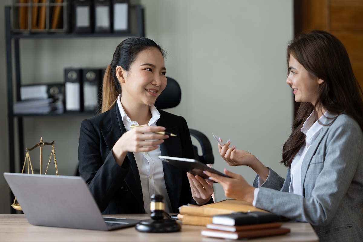 Prawo korporacyjne: Jak to wpływa na Twoją firmę i dlaczego powinieneś to zrozumieć?