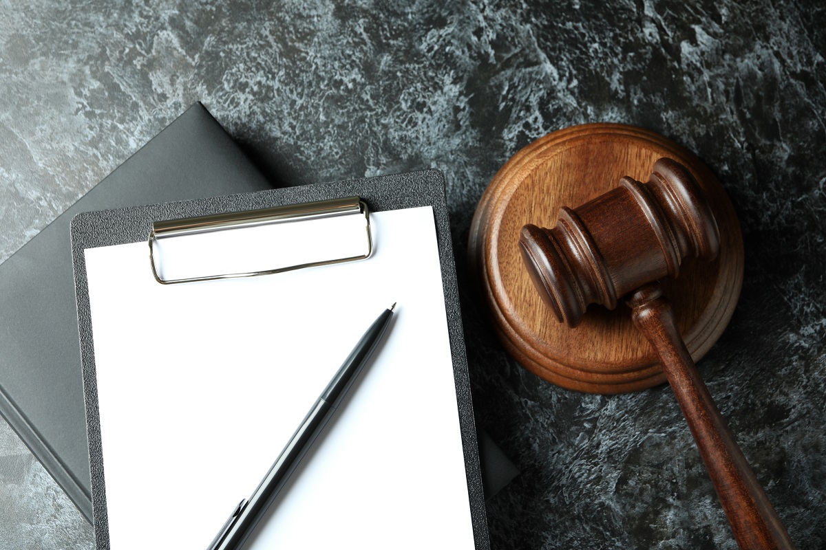 Czym jest spór o właściwość?